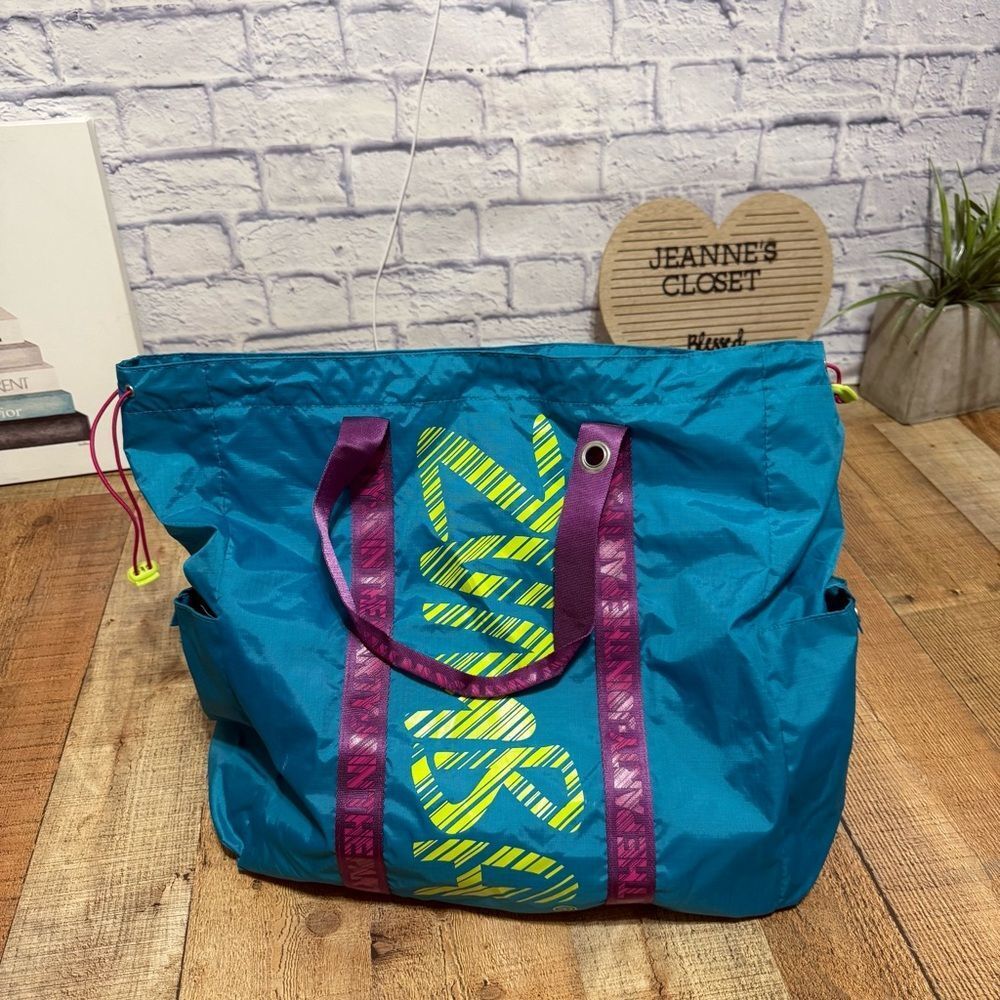 Zumba Join the Party Fast Dash Tote Bag Teal Purple Nylon Large Bag - Picture 2 of 13